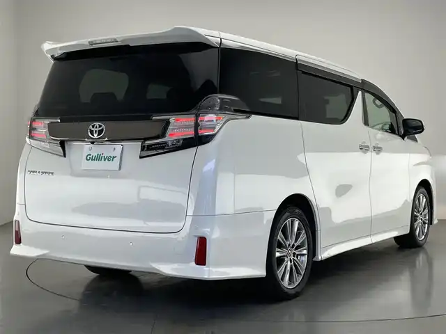 トヨタ ヴェルファイア Z Aエディション ゴールデンアイズ 愛知県 2017(平29)年 6.8万km ホワイトパールクリスタルシャイン 社外１１型ナビ　社外１２．８型後席モニター　禁煙車　クルコン　フルセグ　DVD　バックカメラ　黒ハーフレザー　LEDライト　フォグ　ETC　ドラレコ　コーナーセンサー　両側パワスラ　純正フロアマット　
