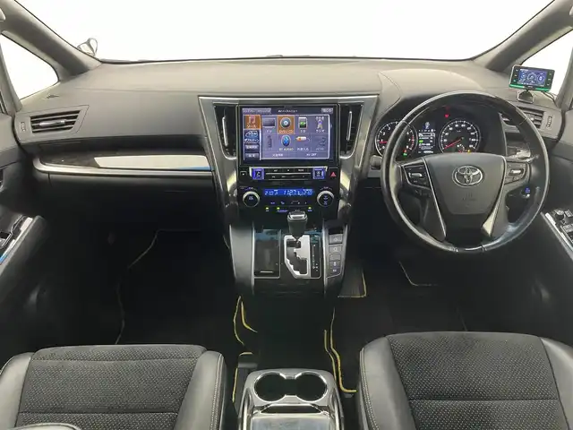 トヨタ ヴェルファイア Z Aエディション ゴールデンアイズ 愛知県 2017(平29)年 6.8万km ホワイトパールクリスタルシャイン 社外１１型ナビ　社外１２．８型後席モニター　禁煙車　クルコン　フルセグ　DVD　バックカメラ　黒ハーフレザー　LEDライト　フォグ　ETC　ドラレコ　コーナーセンサー　両側パワスラ　純正フロアマット　