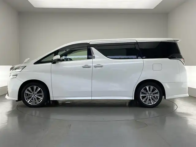 トヨタ ヴェルファイア Z Aエディション ゴールデンアイズ 愛知県 2017(平29)年 6.8万km ホワイトパールクリスタルシャイン 社外１１型ナビ　社外１２．８型後席モニター　禁煙車　クルコン　フルセグ　DVD　バックカメラ　黒ハーフレザー　LEDライト　フォグ　ETC　ドラレコ　コーナーセンサー　両側パワスラ　純正フロアマット　