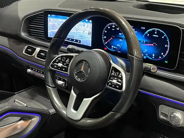 メルセデス・ベンツ ＧＬＳ４００ｄ 4マチック AMGライン 道央・札幌 2021(令3)年 3万km ダイヤモンドホワイト ダイヤモンドホワイト/AMGラインパッケージ/　・AMGラインエクステリア/　・21インチAMG5ツインスポークAW/　・リラクゼーション機能/　・シートヒータープラス/　・アンスラサイトオークウッドインテリアトリム/　・本革巻ウッドステアリング/パノラミックスライディングルーフ/ヘッドアップディスプレイ/レーダーセーフティパッケージ/360°カメラ/アクティブパーキングアシスト/アダプティブハイビームアシストプラス/マルチビームLEDヘッドライト/AIRMATICサスペンション/Burmesterサラウンド/シートベンチレーション/パワーテールゲート/パナメリカーナグリル