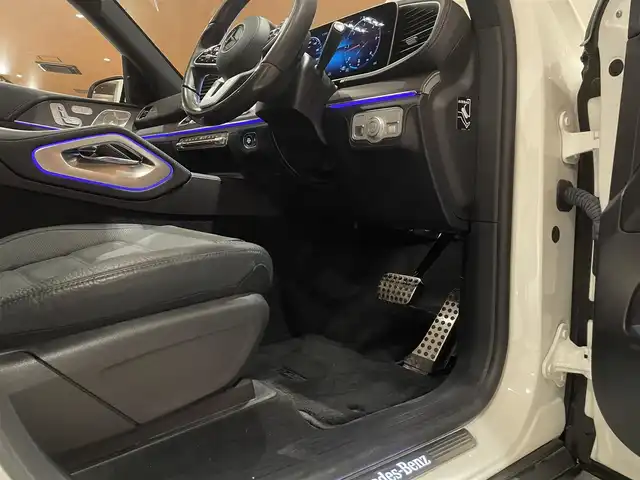 メルセデス・ベンツ ＧＬＳ４００ｄ 4マチック AMGライン 道央・札幌 2021(令3)年 3万km ダイヤモンドホワイト ダイヤモンドホワイト/AMGラインパッケージ/　・AMGラインエクステリア/　・21インチAMG5ツインスポークAW/　・リラクゼーション機能/　・シートヒータープラス/　・アンスラサイトオークウッドインテリアトリム/　・本革巻ウッドステアリング/パノラミックスライディングルーフ/ヘッドアップディスプレイ/レーダーセーフティパッケージ/360°カメラ/アクティブパーキングアシスト/アダプティブハイビームアシストプラス/マルチビームLEDヘッドライト/AIRMATICサスペンション/Burmesterサラウンド/シートベンチレーション/パワーテールゲート/パナメリカーナグリル