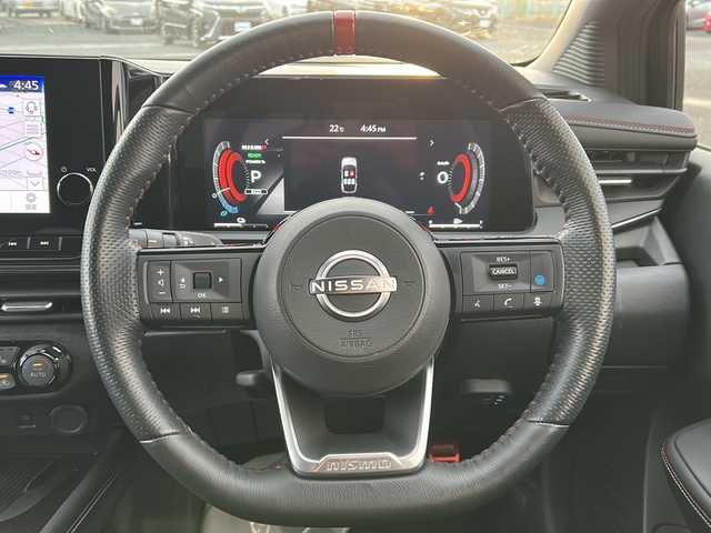 日産 オーラ ニスモ 熊本県 2022(令4)年 2.6万km スーパーブラック 純正ナビ/・AM/FM/BT/USＢ/・アップルカープレイ/アンドロイドオート/アラウンドビューモニター/プロパイロット/エマージェンシーブレーキ/側方支援/後側方支援/駐車支援/ふらつき警報/標識認識機能/デジタルインナーミラー/置くだけ充電/ＥＴＣ２．０　/革巻きステアリング/ステアリングヒーター/ステアリングスイッチ/前席シートヒーター/ドライブレコーダー/電動パーキングブレーキ/オートホールドブレーキ/ＬＥＤヘッドライト/純正フロアマット/純正アルミホイール/電動格納ミラー/ウインカーミラー/プッシュスタート/スペアキー
