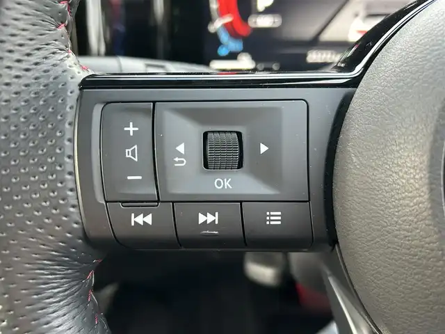 日産 オーラ ニスモ 熊本県 2022(令4)年 2.6万km スーパーブラック 純正ナビ/・AM/FM/BT/USＢ/・アップルカープレイ/アンドロイドオート/アラウンドビューモニター/プロパイロット/エマージェンシーブレーキ/側方支援/後側方支援/駐車支援/ふらつき警報/標識認識機能/デジタルインナーミラー/置くだけ充電/ＥＴＣ２．０　/革巻きステアリング/ステアリングヒーター/ステアリングスイッチ/前席シートヒーター/ドライブレコーダー/電動パーキングブレーキ/オートホールドブレーキ/ＬＥＤヘッドライト/純正フロアマット/純正アルミホイール/電動格納ミラー/ウインカーミラー/プッシュスタート/スペアキー