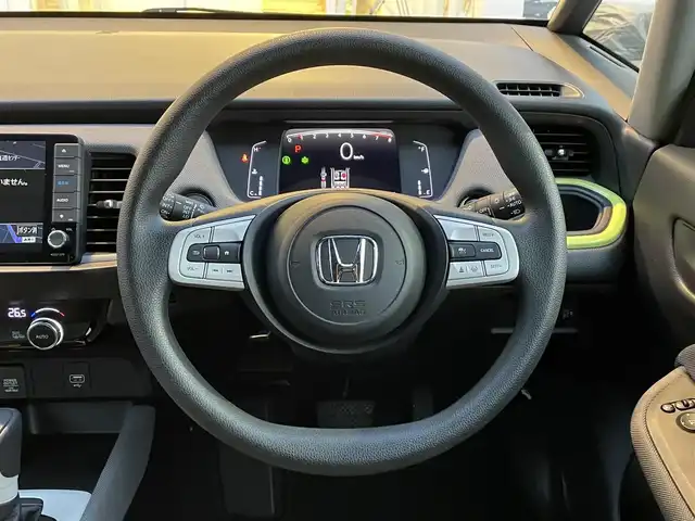 ホンダ フィット ネス 道央・札幌 2020(令2)年 4.6万km シャイニンググレーM ・4WD/・ワンオーナー/・ホンダセンシング/・寒冷地仕様/・純正SDナビ/CD&DVD&BT&USB&フルセグTV/・バックカメラ/・前後コーナーセンサー/・前後クリアランスソナー/・前後ドライブレコーダー/・レーダークルーズコントロール/・ステアリングスイッチ/・ABS/・横滑り防止装置/・レーンキープアシスト/・盗難防止装置/・オートライト/・LEDヘッドライト/・フォグランプ/・ドアバイザー/・電動格納ミラー/・純正フロアマット/・純正AW付夏タイヤ185/55/R16/・積込社外AW付冬タイヤ185/60/R15/・スペアキー1本