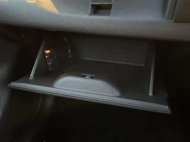 ホンダ フィット ネス 道央・札幌 2020(令2)年 4.6万km シャイニンググレーM ・4WD/・ワンオーナー/・ホンダセンシング/・寒冷地仕様/・純正SDナビ/CD&DVD&BT&USB&フルセグTV/・バックカメラ/・前後コーナーセンサー/・前後クリアランスソナー/・前後ドライブレコーダー/・レーダークルーズコントロール/・ステアリングスイッチ/・ABS/・横滑り防止装置/・レーンキープアシスト/・盗難防止装置/・オートライト/・LEDヘッドライト/・フォグランプ/・ドアバイザー/・電動格納ミラー/・純正フロアマット/・純正AW付夏タイヤ185/55/R16/・積込社外AW付冬タイヤ185/60/R15/・スペアキー1本