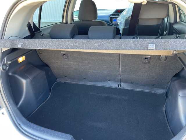 トヨタ アクア S 石川県 2016(平28)年 7.4万km 白 社外メモリーナビ　ワンセグＴＶ　バックカメラ　ＥＴＣ　キーレス　レーダーブレーキ　社外ホイールキャップ　電動ミラー