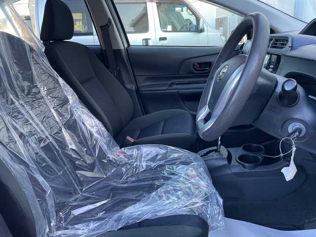 トヨタ アクア S 石川県 2016(平28)年 7.4万km 白 社外メモリーナビ　ワンセグＴＶ　バックカメラ　ＥＴＣ　キーレス　レーダーブレーキ　社外ホイールキャップ　電動ミラー