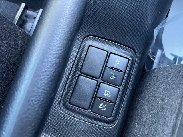 トヨタ アクア S 石川県 2016(平28)年 7.4万km 白 社外メモリーナビ　ワンセグＴＶ　バックカメラ　ＥＴＣ　キーレス　レーダーブレーキ　社外ホイールキャップ　電動ミラー