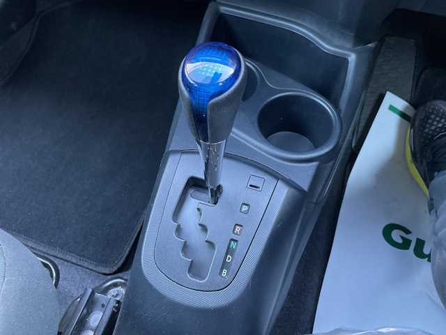 トヨタ アクア S 石川県 2016(平28)年 7.4万km 白 社外メモリーナビ　ワンセグＴＶ　バックカメラ　ＥＴＣ　キーレス　レーダーブレーキ　社外ホイールキャップ　電動ミラー