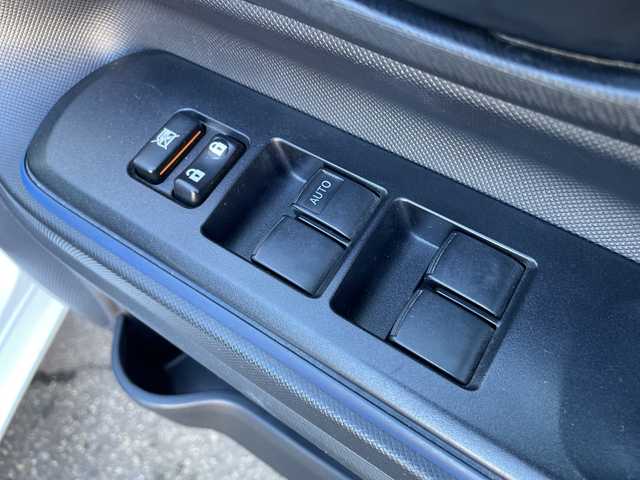 トヨタ アクア S 石川県 2016(平28)年 7.4万km 白 社外メモリーナビ　ワンセグＴＶ　バックカメラ　ＥＴＣ　キーレス　レーダーブレーキ　社外ホイールキャップ　電動ミラー