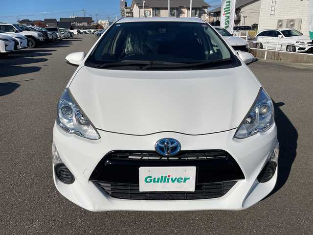 トヨタ アクア S 石川県 2016(平28)年 7.4万km 白 社外メモリーナビ　ワンセグＴＶ　バックカメラ　ＥＴＣ　キーレス　レーダーブレーキ　社外ホイールキャップ　電動ミラー