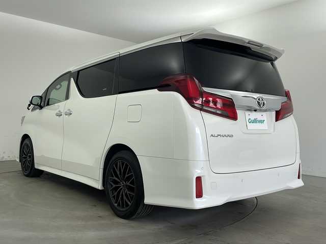 トヨタ アルファード S Cパッケージ 兵庫県 2018(平30)年 7.3万km ホワイトパールクリスタルシャイン ・トヨタセーフティーセンス/・プリクラッシュセーフティ/・レーントレーシングアシスト/・クリアランスソナー/・レーダークルーズコントロール/・オートマチックハイビーム/・ロードサインアシスト/・ブラインドスポットモニター/・純正9インチナビ＆フルセグ＆BT＆DVD/・バックカメラ/・両側パワースライドドア/・パワーバックドア/・スマートキー/・スペアキー/・プッシュスタート/・デジタルインナーミラー/・前席シートベンチレーション/・前席シートヒーター/・合皮シート/・ハンドルヒーター/・助手席オットマン/・2列目オットマン/・ビルトインETC/・純正前ドライブレコーダー/・3眼LEDヘッドライト/・フォグランプ/・オートライト/・シーケンシャルウィンカー/・フロアマット/・スペアタイヤ
