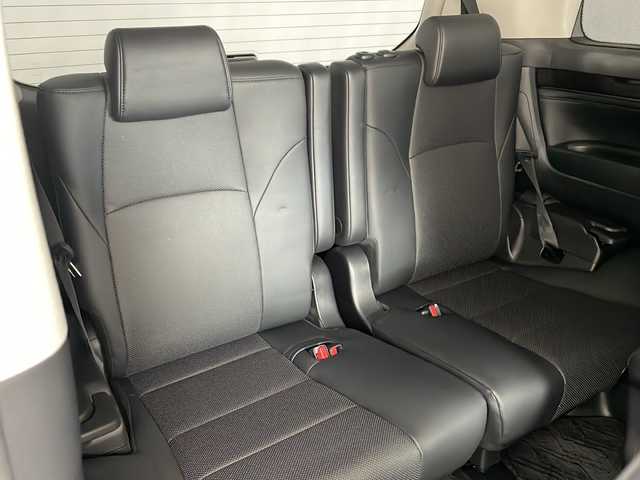 トヨタ アルファード S Cパッケージ 兵庫県 2018(平30)年 7.3万km ホワイトパールクリスタルシャイン ・トヨタセーフティーセンス/・プリクラッシュセーフティ/・レーントレーシングアシスト/・クリアランスソナー/・レーダークルーズコントロール/・オートマチックハイビーム/・ロードサインアシスト/・ブラインドスポットモニター/・純正9インチナビ＆フルセグ＆BT＆DVD/・バックカメラ/・両側パワースライドドア/・パワーバックドア/・スマートキー/・スペアキー/・プッシュスタート/・デジタルインナーミラー/・前席シートベンチレーション/・前席シートヒーター/・合皮シート/・ハンドルヒーター/・助手席オットマン/・2列目オットマン/・ビルトインETC/・純正前ドライブレコーダー/・3眼LEDヘッドライト/・フォグランプ/・オートライト/・シーケンシャルウィンカー/・フロアマット/・スペアタイヤ