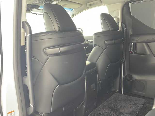 トヨタ アルファード S Cパッケージ 兵庫県 2018(平30)年 7.3万km ホワイトパールクリスタルシャイン ・トヨタセーフティーセンス/・プリクラッシュセーフティ/・レーントレーシングアシスト/・クリアランスソナー/・レーダークルーズコントロール/・オートマチックハイビーム/・ロードサインアシスト/・ブラインドスポットモニター/・純正9インチナビ＆フルセグ＆BT＆DVD/・バックカメラ/・両側パワースライドドア/・パワーバックドア/・スマートキー/・スペアキー/・プッシュスタート/・デジタルインナーミラー/・前席シートベンチレーション/・前席シートヒーター/・合皮シート/・ハンドルヒーター/・助手席オットマン/・2列目オットマン/・ビルトインETC/・純正前ドライブレコーダー/・3眼LEDヘッドライト/・フォグランプ/・オートライト/・シーケンシャルウィンカー/・フロアマット/・スペアタイヤ