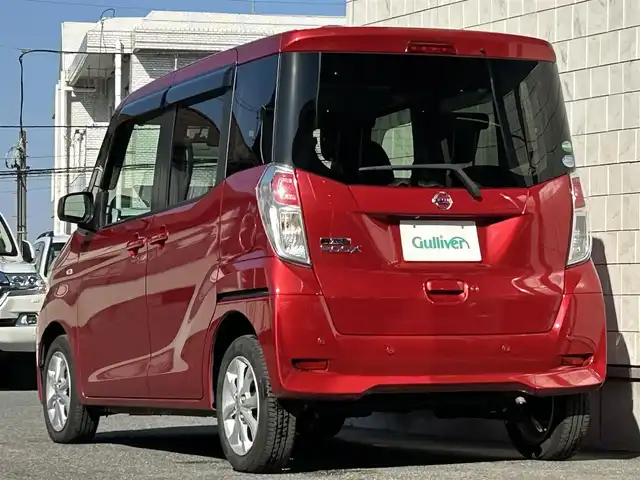 日産 デイズ ルークス X Vセレクション 埼玉県 2019(平31)年 3.8万km スパークリングレッドM ・禁煙車/・車検R8年４月まで/・レーダーブレーキ/・OP両側電動スライドドア/・アラウンドビューモニター/・純正ナビゲーション/・CD/DVD/BT/DTV/・アイドリングストップ/・オートエアコン/・純正14インチアルミホイール/・スリップコントロール/・フロアマット/・ドアバイザー/・Fドライブレコーダー/・ETC/・新車保証書/・取扱説明書