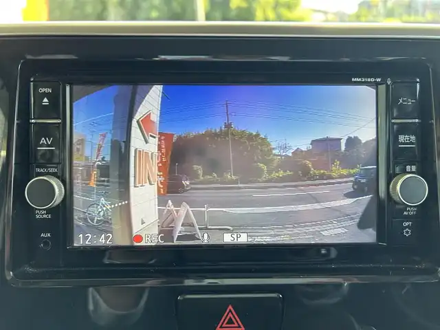 日産 デイズ ルークス X Vセレクション 埼玉県 2019(平31)年 3.8万km スパークリングレッドM ・禁煙車/・車検R8年４月まで/・レーダーブレーキ/・OP両側電動スライドドア/・アラウンドビューモニター/・純正ナビゲーション/・CD/DVD/BT/DTV/・アイドリングストップ/・オートエアコン/・純正14インチアルミホイール/・スリップコントロール/・フロアマット/・ドアバイザー/・Fドライブレコーダー/・ETC/・新車保証書/・取扱説明書