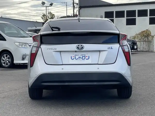 トヨタ プリウス A 福島県 2016(平28)年 14.7万km シルバーM (株)IDOMが運営する【じしゃロン福島店】の自社ローン専用車両になります。こちらは現金またはオートローンご利用時の価格です。自社ローンご希望の方は別途その旨お申付け下さい/純正ＳＤナビ/フルセグテレビ/バックカメラ/革巻ステアリング/衝突軽減システム/ヘッドアップディスプレイ/ＬＡＫ/ブラインドスポットモニター/ＥＴＣ/レーダークルーズコントロール/社外前後ドラレコ