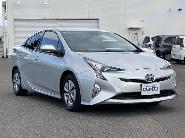 トヨタ プリウス A 福島県 2016(平28)年 14.7万km シルバーM (株)IDOMが運営する【じしゃロン福島店】の自社ローン専用車両になります。こちらは現金またはオートローンご利用時の価格です。自社ローンご希望の方は別途その旨お申付け下さい/純正ＳＤナビ/フルセグテレビ/バックカメラ/革巻ステアリング/衝突軽減システム/ヘッドアップディスプレイ/ＬＡＫ/ブラインドスポットモニター/ＥＴＣ/レーダークルーズコントロール/社外前後ドラレコ