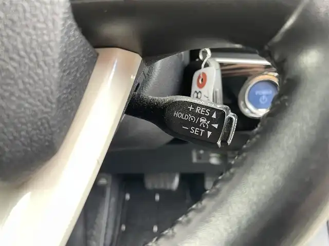 トヨタ プリウス A 福島県 2016(平28)年 14.7万km シルバーM (株)IDOMが運営する【じしゃロン福島店】の自社ローン専用車両になります。こちらは現金またはオートローンご利用時の価格です。自社ローンご希望の方は別途その旨お申付け下さい/純正ＳＤナビ/フルセグテレビ/バックカメラ/革巻ステアリング/衝突軽減システム/ヘッドアップディスプレイ/ＬＡＫ/ブラインドスポットモニター/ＥＴＣ/レーダークルーズコントロール/社外前後ドラレコ