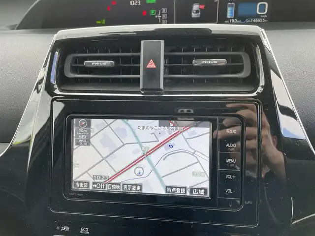 トヨタ プリウス A 福島県 2016(平28)年 14.7万km シルバーM (株)IDOMが運営する【じしゃロン福島店】の自社ローン専用車両になります。こちらは現金またはオートローンご利用時の価格です。自社ローンご希望の方は別途その旨お申付け下さい/純正ＳＤナビ/フルセグテレビ/バックカメラ/革巻ステアリング/衝突軽減システム/ヘッドアップディスプレイ/ＬＡＫ/ブラインドスポットモニター/ＥＴＣ/レーダークルーズコントロール/社外前後ドラレコ