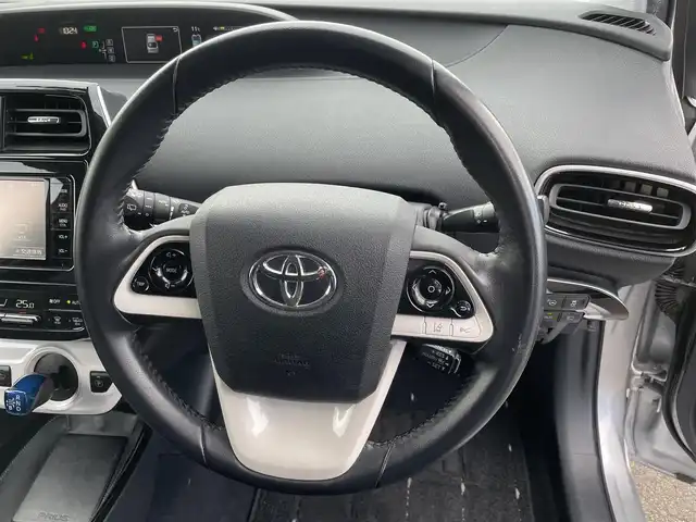 トヨタ プリウス A 福島県 2016(平28)年 14.7万km シルバーM (株)IDOMが運営する【じしゃロン福島店】の自社ローン専用車両になります。こちらは現金またはオートローンご利用時の価格です。自社ローンご希望の方は別途その旨お申付け下さい/純正ＳＤナビ/フルセグテレビ/バックカメラ/革巻ステアリング/衝突軽減システム/ヘッドアップディスプレイ/ＬＡＫ/ブラインドスポットモニター/ＥＴＣ/レーダークルーズコントロール/社外前後ドラレコ