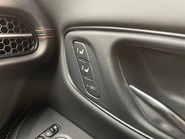 ホンダ ＺＲ－Ｖ ハイブリッド e:HEV Z 千葉県 2024(令6)年 1.4万km プレミアムクリスタルブルークリスタル 禁煙　/純正９型ホンダコネクトナビ　/AM＆FM＆Bluetooth＆フルセグTV/内装：マルーン/純正エアロ（F/S）/ＢＯＳＥサウンド　/全方位カメラ　/バックカメラ/ビルトインＥＴＣ２．０　/ホンダセンシング　/レーダークルーズコントロール　/ブラインドスポットモニター　/ワイヤレス充電　/シートヒーター/パドルシフト/ダウンヒルアシストコントロール/LEDヘッドライト/フォグランプ/自動防眩ルームミラー/電動トランク/運転席パワーシート（メモリー機能付き）/ISOFIX/アイドリングストップ/ウィンカーミラー/ドアバイザー/プッシュスタート