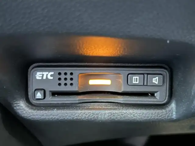 ホンダ フィット ハイブリット Sパッケージ 島根県 2015(平27)年 4.8万km ホワイトオーキッドパール 登録時走行距離47539km/Hondaインターナビ/Bluetooth/AM/FM/CD/DVD/HDMI/フルセグテレビ/バックカメラ/ETC/LEDヘッドライト/フォグランプ/プッシュスタート/スマートキー/あんしんパッケージ/純正フロアマット/純正16インチAW/ウィンカーミラー/ドアバイザー/パドルシフト/禁煙車