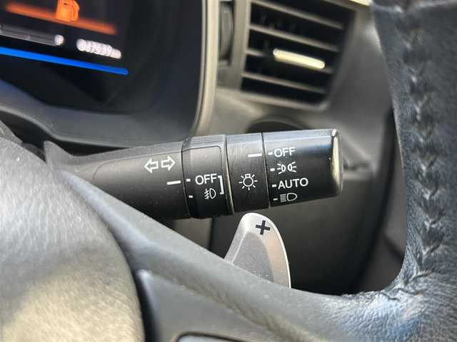 ホンダ フィット ハイブリット Sパッケージ 島根県 2015(平27)年 4.8万km ホワイトオーキッドパール 登録時走行距離47539km/Hondaインターナビ/Bluetooth/AM/FM/CD/DVD/HDMI/フルセグテレビ/バックカメラ/ETC/LEDヘッドライト/フォグランプ/プッシュスタート/スマートキー/あんしんパッケージ/純正フロアマット/純正16インチAW/ウィンカーミラー/ドアバイザー/パドルシフト/禁煙車