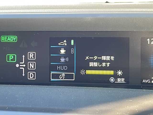 トヨタ プリウス Sセーフティプラス 静岡県 2017(平29)年 8.2万km ホワイトパールクリスタルシャイン 純正SDナビ/・CD/・DVD/・フルセグＴＶ/・Bluetooth/・AM/・FM/主要装備/・エアロ(フロント/サイド/リア)/・衝突軽減/・レーンキープ/・追従クルコン/・コーナーセンサー前後/・バックカメラ/・ビルトインETC/・ドラレコ/・HUD/・LEDヘッドライト/・オートライト/・オートハイビーム/・LEDデイライト/・ステリモ/・純正フロアマット/・純正アルミホイール/・スマートキー/・プッシュスタート/・スペアキー1本