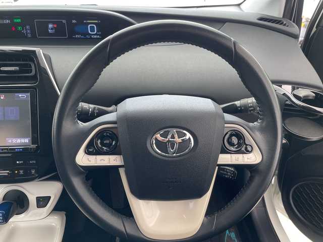 トヨタ プリウス Sセーフティプラス 愛知県 2018(平30)年 4.4万km ホワイトパールクリスタルシャイン トヨタセーフティセンス/純正9型ナビ/モデリスタエアロ/バックカメラ/コーナーセンサー/ドライブレコーダー/ＥＴＣ/アルミホイール/衝突軽減システム/フルセグ/CD DVD/Bluetooth/ステアリングスイッチ/スマートキー/プッシュスタート