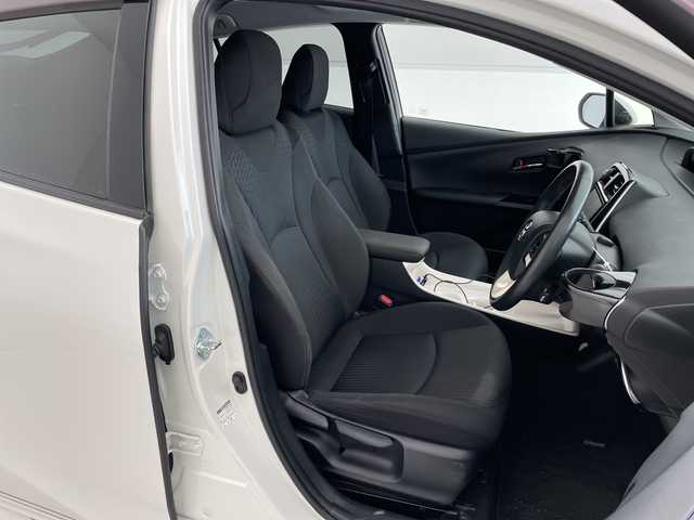 トヨタ プリウス Sセーフティプラス 愛知県 2018(平30)年 4.4万km ホワイトパールクリスタルシャイン トヨタセーフティセンス/純正9型ナビ/モデリスタエアロ/バックカメラ/コーナーセンサー/ドライブレコーダー/ＥＴＣ/アルミホイール/衝突軽減システム/フルセグ/CD DVD/Bluetooth/ステアリングスイッチ/スマートキー/プッシュスタート