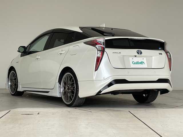 トヨタ プリウス Sセーフティプラス 愛知県 2018(平30)年 4.4万km ホワイトパールクリスタルシャイン トヨタセーフティセンス/純正9型ナビ/モデリスタエアロ/バックカメラ/コーナーセンサー/ドライブレコーダー/ＥＴＣ/アルミホイール/衝突軽減システム/フルセグ/CD DVD/Bluetooth/ステアリングスイッチ/スマートキー/プッシュスタート