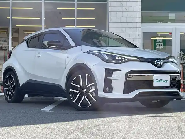 トヨタ Ｃ－ＨＲ S GRスポーツ 兵庫県 2021(令3)年 4万km ホワイトパールクリスタルシャイン 純正ディスプレイオーディナビ/フルセグ/ＥＴＣ/BT/ステアリングリングリモコン/アップルカープレイ/トヨタセーフティーセンス/前追クルコン/ＧＲスポーツステアリング/ＧＲスポーツシート/シートヒータ/オートハイビーム/プッシュスタート