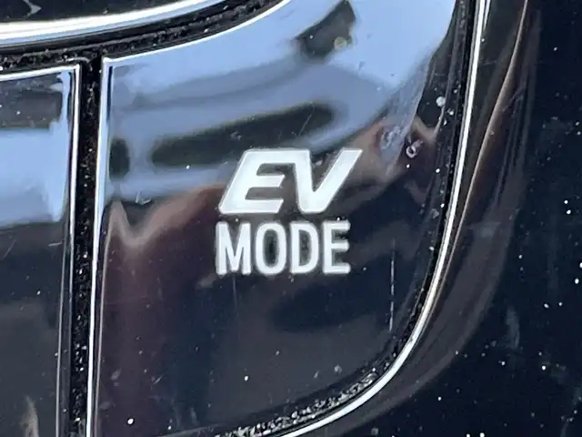 トヨタ Ｃ－ＨＲ S GRスポーツ 兵庫県 2021(令3)年 4万km ホワイトパールクリスタルシャイン 純正ディスプレイオーディナビ/フルセグ/ＥＴＣ/BT/ステアリングリングリモコン/アップルカープレイ/トヨタセーフティーセンス/前追クルコン/ＧＲスポーツステアリング/ＧＲスポーツシート/シートヒータ/オートハイビーム/プッシュスタート