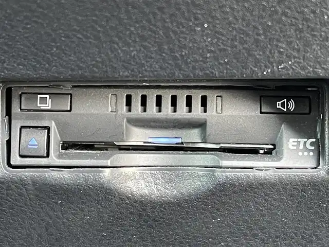 トヨタ Ｃ－ＨＲ S GRスポーツ 兵庫県 2021(令3)年 4万km ホワイトパールクリスタルシャイン 純正ディスプレイオーディナビ/フルセグ/ＥＴＣ/BT/ステアリングリングリモコン/アップルカープレイ/トヨタセーフティーセンス/前追クルコン/ＧＲスポーツステアリング/ＧＲスポーツシート/シートヒータ/オートハイビーム/プッシュスタート