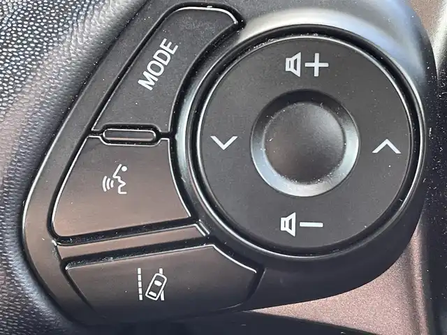 トヨタ Ｃ－ＨＲ S GRスポーツ 兵庫県 2021(令3)年 4万km ホワイトパールクリスタルシャイン 純正ディスプレイオーディナビ/フルセグ/ＥＴＣ/BT/ステアリングリングリモコン/アップルカープレイ/トヨタセーフティーセンス/前追クルコン/ＧＲスポーツステアリング/ＧＲスポーツシート/シートヒータ/オートハイビーム/プッシュスタート