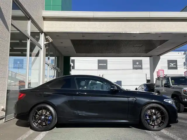 ＢＭＷ Ｍ２ 埼玉県 2016(平28)年 3.8万km サファイアブラックP AIS検査済み/登録時走行距離37987km/ターボ/メーカー純正HDDナビゲーション/（CD/DVD/BT）/バックカメラ/プリクラッシュセーフティー/レーンキープアシスト/純正19インチアルミホイール/クルーズコントロール/HIDヘッドライト/ブラックレザーシート/パワーシート/（シートメモリー付き）/シートヒーター/パドルシフト/オートライト/ミラー内蔵ETC/クリアランスソナー/ステアリングリモコン/LIMスイッチ/プッシュスタート/スマートキー