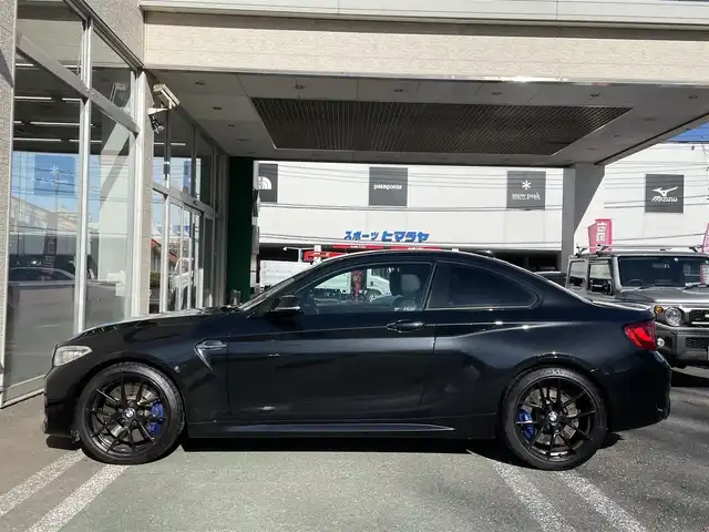 ＢＭＷ Ｍ２ 埼玉県 2016(平28)年 3.8万km サファイアブラックP AIS検査済み/登録時走行距離37987km/ターボ/メーカー純正HDDナビゲーション/（CD/DVD/BT）/バックカメラ/プリクラッシュセーフティー/レーンキープアシスト/純正19インチアルミホイール/クルーズコントロール/HIDヘッドライト/ブラックレザーシート/パワーシート/（シートメモリー付き）/シートヒーター/パドルシフト/オートライト/ミラー内蔵ETC/クリアランスソナー/ステアリングリモコン/LIMスイッチ/プッシュスタート/スマートキー
