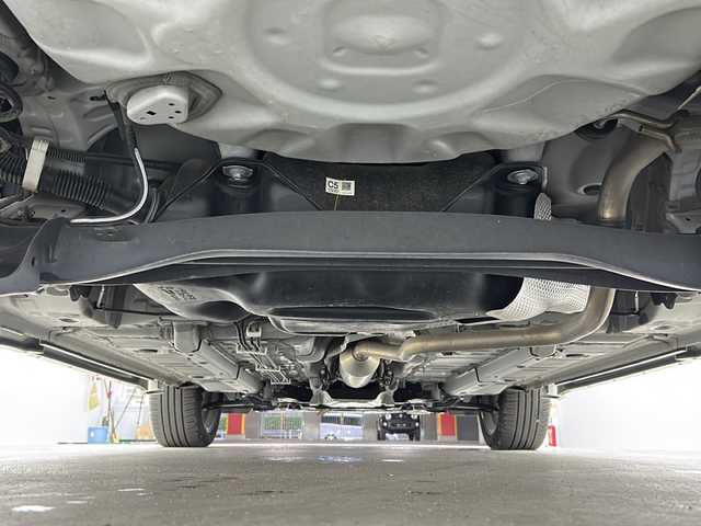 トヨタ ヤリスクロス Z 愛知県 2021(令3)年 2.1万km ホワイトパールクリスタルシャイン 純正8型ナビ/（AM/FM/USB/Bluetooth/Miracast/TV/CarPlay/AndroidAuto）/バックカメラ/モデリスタエアロ（F/S/R下）/ドライブレコーダー 前後/ビルトイン ETC2.0/Toyota Safety Sense/・プリクラッシュセーフティ［PCS］/・レーントレーシングアシスト［LTA］/・【OP】ブラインドスポットモニター［BSM］/・【OP】パーキングサポートブレーキ［PKSB］（後方接近車両）/・レーダークルーズ（全車速追従機能付）/・クリアランスソナー/・ロードサインアシスト［RSA］/・オートハイビーム［AHB］/・先行車発進告知機能［TMN］/装備/・【OP】ハンズフリーパワーバックドア（停止位置メモリー・予約ロック機能付）/・ハーフレザーシート/・シートヒーター（D/N）/・パワーシート（D6way）/・オートライト/・LEDヘッドライト/・LEDフロントフォグライト/・プッシュスタート/・スマートキーシステム/・TVキャンセラー/・電子制御パーキングブレーキ/・オートブレーキホールド機能/・オートエアコン/・純正18inAW/・保/取/マルチ取/ナビ取