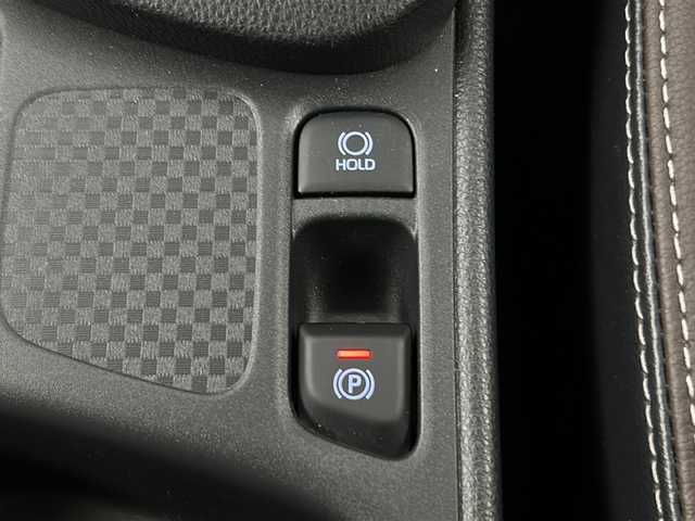 トヨタ ヤリスクロス Z 愛知県 2021(令3)年 2.1万km ホワイトパールクリスタルシャイン 純正8型ナビ/（AM/FM/USB/Bluetooth/Miracast/TV/CarPlay/AndroidAuto）/バックカメラ/モデリスタエアロ（F/S/R下）/ドライブレコーダー 前後/ビルトイン ETC2.0/Toyota Safety Sense/・プリクラッシュセーフティ［PCS］/・レーントレーシングアシスト［LTA］/・【OP】ブラインドスポットモニター［BSM］/・【OP】パーキングサポートブレーキ［PKSB］（後方接近車両）/・レーダークルーズ（全車速追従機能付）/・クリアランスソナー/・ロードサインアシスト［RSA］/・オートハイビーム［AHB］/・先行車発進告知機能［TMN］/装備/・【OP】ハンズフリーパワーバックドア（停止位置メモリー・予約ロック機能付）/・ハーフレザーシート/・シートヒーター（D/N）/・パワーシート（D6way）/・オートライト/・LEDヘッドライト/・LEDフロントフォグライト/・プッシュスタート/・スマートキーシステム/・TVキャンセラー/・電子制御パーキングブレーキ/・オートブレーキホールド機能/・オートエアコン/・純正18inAW/・保/取/マルチ取/ナビ取
