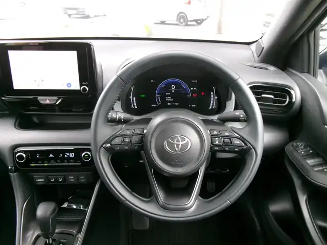 トヨタ ヤリス ハイブリッド Z 群馬県 2024(令6)年 1万km グレーⅡ ワンオーナー/Toyota Safety Sense/ブラインドスポットモニター/純正ディスプレイオーディオ・ナビ・FM・AM/　・フルセグTV・BT・USB・Miracast・HDMI/　・AppleCarPlay・AndroidAuto/パノラミックビューモニター/社外TVキット/純正ビルトインETC2.0/社外前後ドライブレコーダー/前席シートヒーター/ステアリングヒーター/LEDヘッドライト/純正16インチアルミホイール/スマートキー×2＆プッシュスタート/保証書＆取説