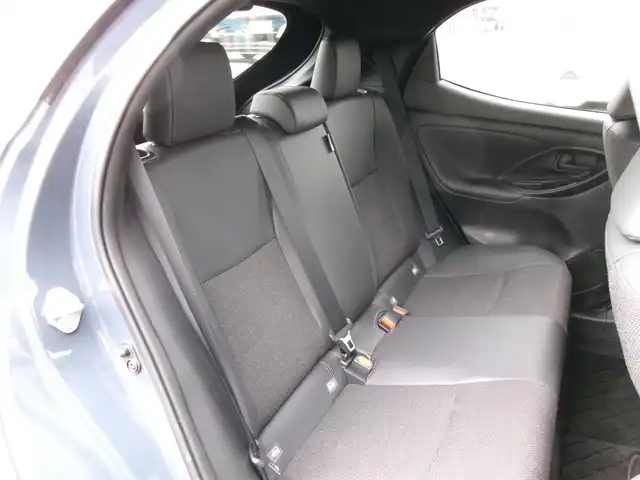 トヨタ ヤリス ハイブリッド Z 群馬県 2024(令6)年 1万km グレーⅡ ワンオーナー/Toyota Safety Sense/ブラインドスポットモニター/純正ディスプレイオーディオ・ナビ・FM・AM/　・フルセグTV・BT・USB・Miracast・HDMI/　・AppleCarPlay・AndroidAuto/パノラミックビューモニター/社外TVキット/純正ビルトインETC2.0/社外前後ドライブレコーダー/前席シートヒーター/ステアリングヒーター/LEDヘッドライト/純正16インチアルミホイール/スマートキー×2＆プッシュスタート/保証書＆取説