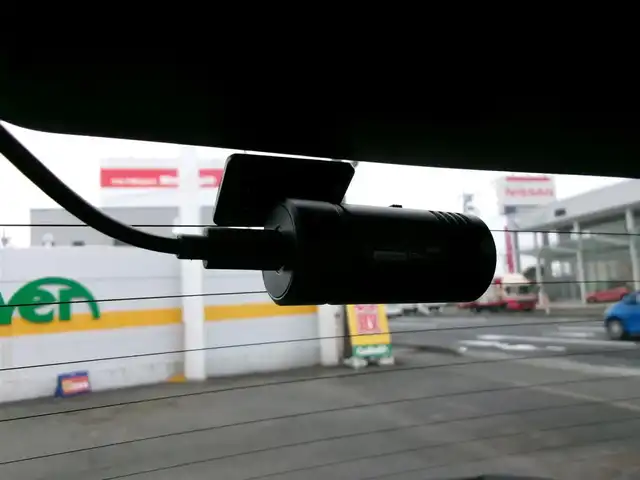 トヨタ ヤリス ハイブリッド Z 群馬県 2024(令6)年 1万km グレーⅡ ワンオーナー/Toyota Safety Sense/ブラインドスポットモニター/純正ディスプレイオーディオ・ナビ・FM・AM/　・フルセグTV・BT・USB・Miracast・HDMI/　・AppleCarPlay・AndroidAuto/パノラミックビューモニター/社外TVキット/純正ビルトインETC2.0/社外前後ドライブレコーダー/前席シートヒーター/ステアリングヒーター/LEDヘッドライト/純正16インチアルミホイール/スマートキー×2＆プッシュスタート/保証書＆取説