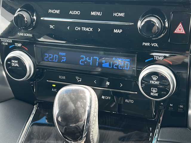 トヨタ アルファード S Cパッケージ 茨城県 2020(令2)年 2.2万km ホワイトパールクリスタルシャイン 衝突被害軽減システム/横滑り防止装置/コーナーセンサー/レーンキープアシスト/盗難防止装置/オートライト/オートマチックハイビーム/TRDエアロパーツ/Bluetooth/後席用モニター/USB入力端子/ETC2.0/後方車外カメラ/フルセグTV/両側パワースライドドア/追従走行/クルーズコントロール/LEDヘッドライト/純正18インチアルミホイール/スマートキー/パーキングアシスト/アイドリングストップ
