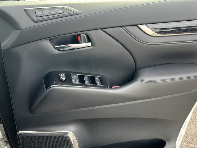 トヨタ アルファード S Cパッケージ 茨城県 2020(令2)年 2.2万km ホワイトパールクリスタルシャイン 衝突被害軽減システム/横滑り防止装置/コーナーセンサー/レーンキープアシスト/盗難防止装置/オートライト/オートマチックハイビーム/TRDエアロパーツ/Bluetooth/後席用モニター/USB入力端子/ETC2.0/後方車外カメラ/フルセグTV/両側パワースライドドア/追従走行/クルーズコントロール/LEDヘッドライト/純正18インチアルミホイール/スマートキー/パーキングアシスト/アイドリングストップ