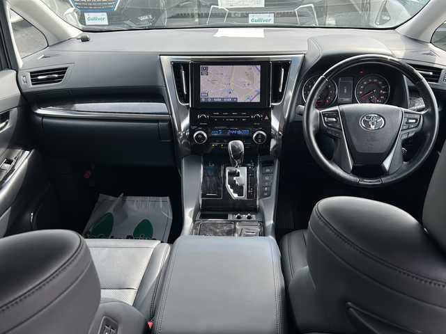 トヨタ アルファード S Cパッケージ 茨城県 2020(令2)年 2.2万km ホワイトパールクリスタルシャイン 衝突被害軽減システム/横滑り防止装置/コーナーセンサー/レーンキープアシスト/盗難防止装置/オートライト/オートマチックハイビーム/TRDエアロパーツ/Bluetooth/後席用モニター/USB入力端子/ETC2.0/後方車外カメラ/フルセグTV/両側パワースライドドア/追従走行/クルーズコントロール/LEDヘッドライト/純正18インチアルミホイール/スマートキー/パーキングアシスト/アイドリングストップ