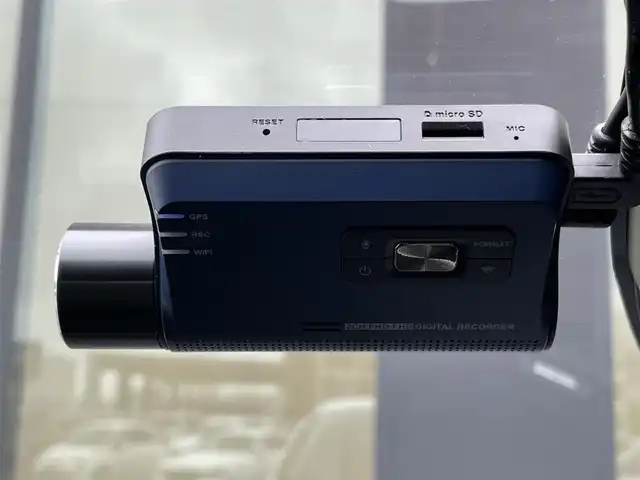ボルボ Ｖ４０ D4 インスクリプション 石川県 2018(平30)年 4万km 白 黒革シート/シートヒーター/衝突軽減ブレーキ/アダプティブクルーズコントロール/ＢＩＬＳ/純正ナビ/バックカメラ/クリアランスソナー/ＬＥＤヘッドライト/Ｈａｒｍａｎ／Ｋａｒｄｏｎオーディオ