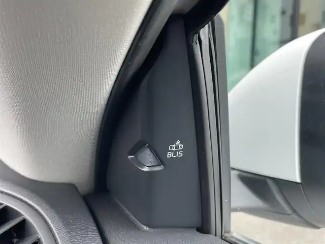 ボルボ Ｖ４０ D4 インスクリプション 石川県 2018(平30)年 4万km 白 黒革シート/シートヒーター/衝突軽減ブレーキ/アダプティブクルーズコントロール/ＢＩＬＳ/純正ナビ/バックカメラ/クリアランスソナー/ＬＥＤヘッドライト/Ｈａｒｍａｎ／Ｋａｒｄｏｎオーディオ