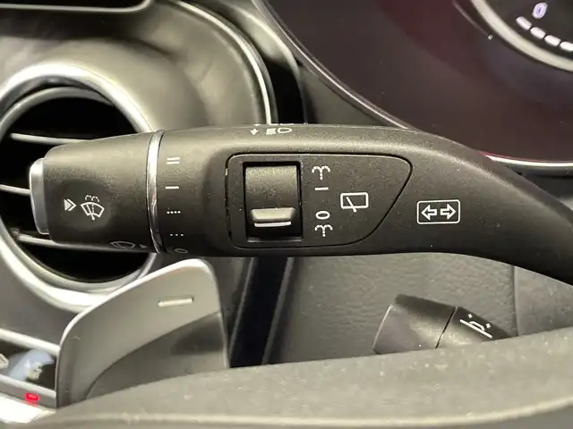 メルセデス・ベンツ Ｃ２２０ｄ ステーションワゴン アバンギャルドAMGライン 栃木県 2019(令1)年 5.6万km ダイヤモンドホワイト 純正ナビ/(Bluetooth/フルセグTV/USB)/バックカメラ/ETC2.0/レーダーセーフティパッケージ/・アクティブブラインドスポットアシスト/・ディストロニックプラス/・アクティブレーンキーピングアシスト/・BASプラス（飛び出し検知機能ブレーキアシスト）/・PRE-SAFEブレーキ（歩行者検知機能付）/・チャイルドセーフティシートセンサー/・リアCPA/LEDインテリジェントライトシステム/アダプティブハイビームシステム/パークトロニック/アダプティブブレーキ/　　　　　　　（オートホールド＆ヒルスタートアシスト）/アテンションアシスト/アクティブパーキングアシスト/前席メモリー機能付パワーシート/前席シートヒーター/パドルシフト/純正18インチスポークAW