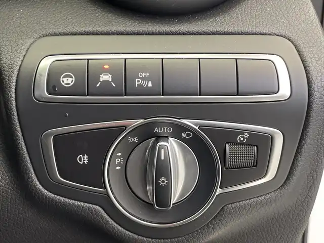 メルセデス・ベンツ Ｃ２２０ｄ ステーションワゴン アバンギャルドAMGライン 栃木県 2019(令1)年 5.6万km ダイヤモンドホワイト 純正ナビ/(Bluetooth/フルセグTV/USB)/バックカメラ/ETC2.0/レーダーセーフティパッケージ/・アクティブブラインドスポットアシスト/・ディストロニックプラス/・アクティブレーンキーピングアシスト/・BASプラス（飛び出し検知機能ブレーキアシスト）/・PRE-SAFEブレーキ（歩行者検知機能付）/・チャイルドセーフティシートセンサー/・リアCPA/LEDインテリジェントライトシステム/アダプティブハイビームシステム/パークトロニック/アダプティブブレーキ/　　　　　　　（オートホールド＆ヒルスタートアシスト）/アテンションアシスト/アクティブパーキングアシスト/前席メモリー機能付パワーシート/前席シートヒーター/パドルシフト/純正18インチスポークAW